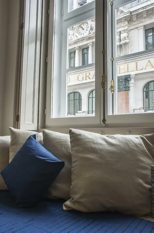 Chiado Insuites 100 0*, Лиссабон Португалия